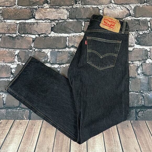 Levis 501 Button Fly Denim Dark Wash Pants Jeans Men’s Size 32x32 (Actual 30x28) - Picture 1 of 13